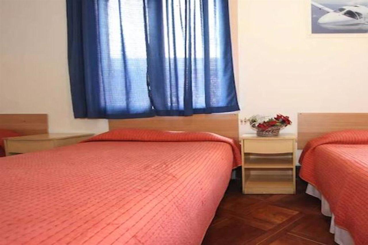 Hotel Londres 35 Σαντιάγκο Εξωτερικό φωτογραφία