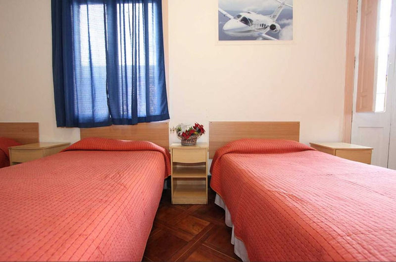 Hotel Londres 35 Σαντιάγκο Εξωτερικό φωτογραφία