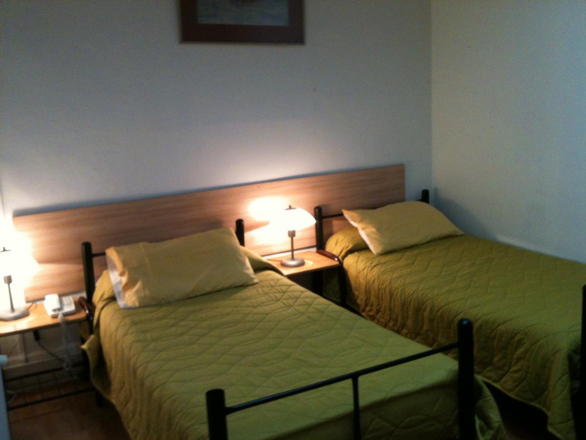 Hotel Londres 35 Σαντιάγκο Δωμάτιο φωτογραφία