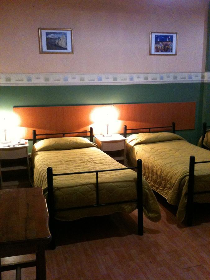 Hotel Londres 35 Σαντιάγκο Δωμάτιο φωτογραφία